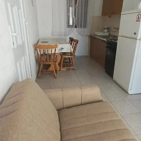 Katarina 로고즈니차